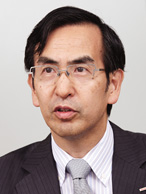 坪内和人氏