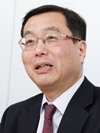 野坂章雄氏