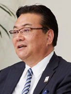 井伊 基之 氏